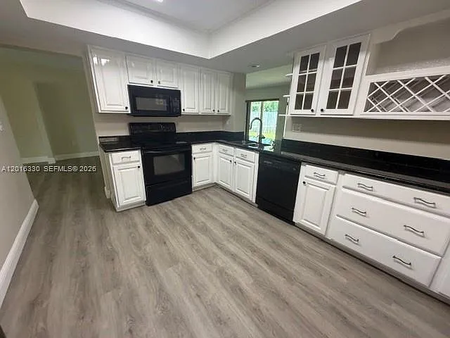 10524 NW 4th St — Photo 19