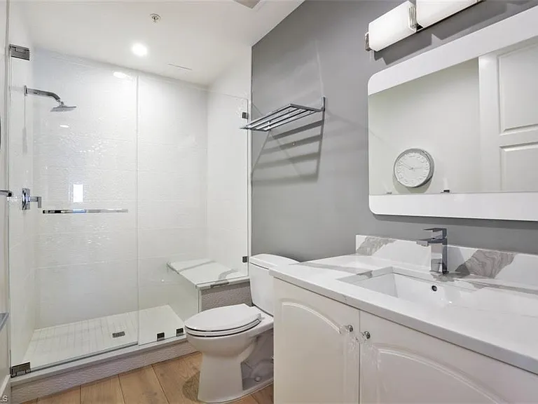 900 5th Ave S #303 — Photo 10