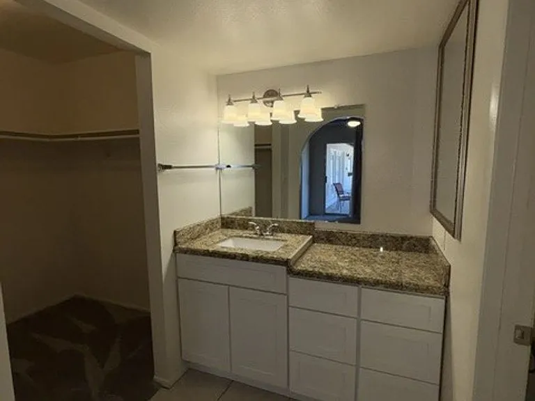 2618 W Knowles Ave — Photo 19