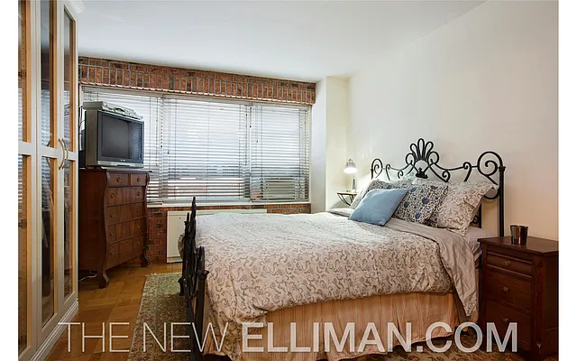 Sold by Douglas Elliman | media 12