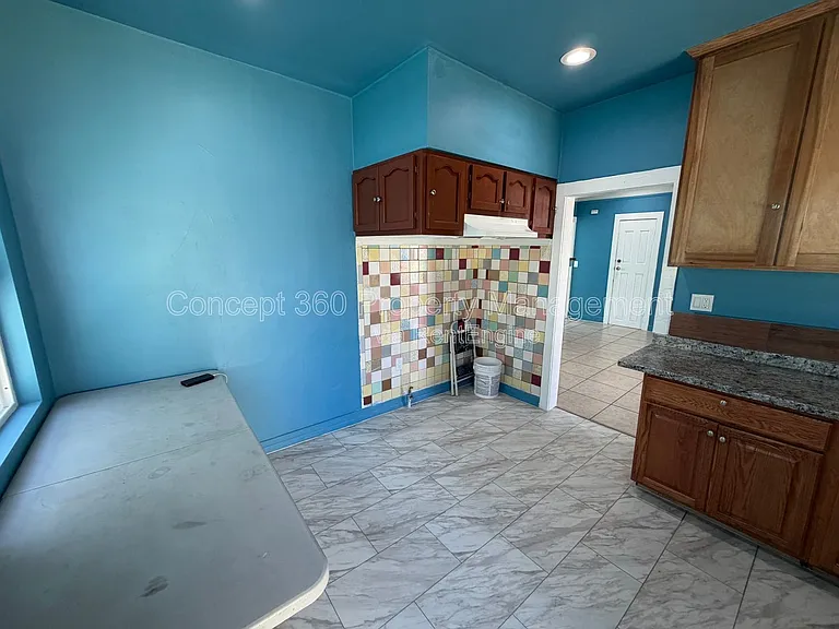 1124 Nadeau St — Photo 10