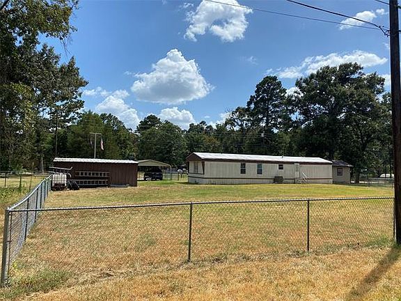 3rd image of 21528 Ravenwood Dr