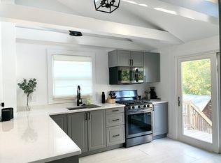 59 Jersey St FLOOR 2, Marblehead, MA 01945