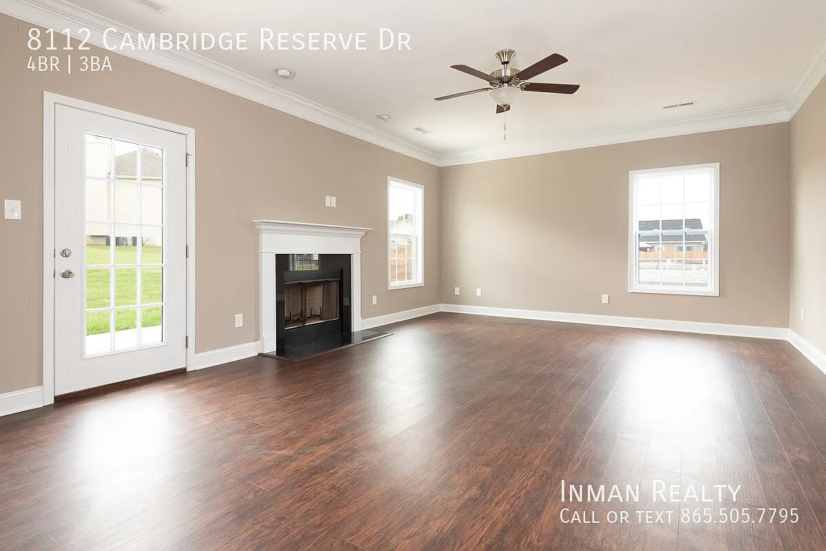 4 bed, 2.5 bath, 2410 sqft, $2,200 — Photo 4