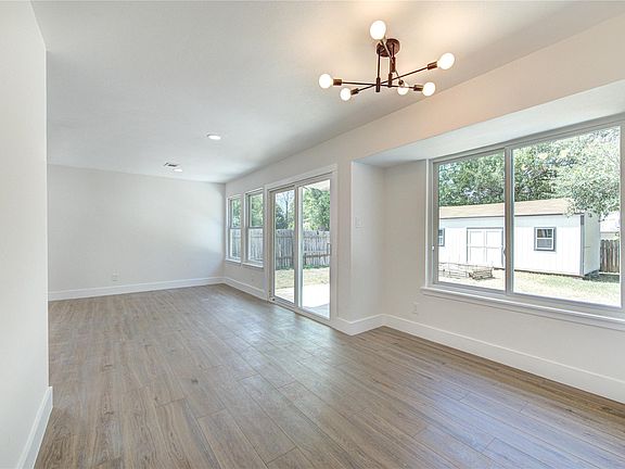 5th image of 10070 Woodland Village Dr
