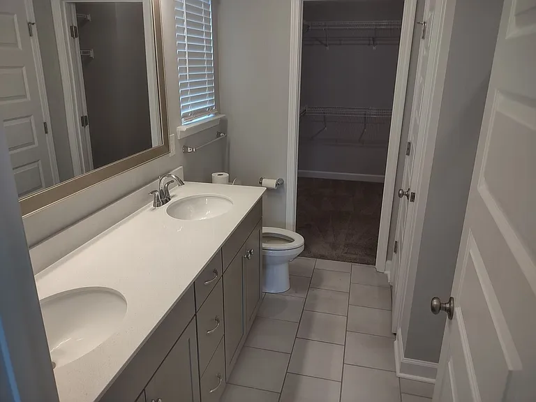 1031 Ashcroft Cir — Photo 33