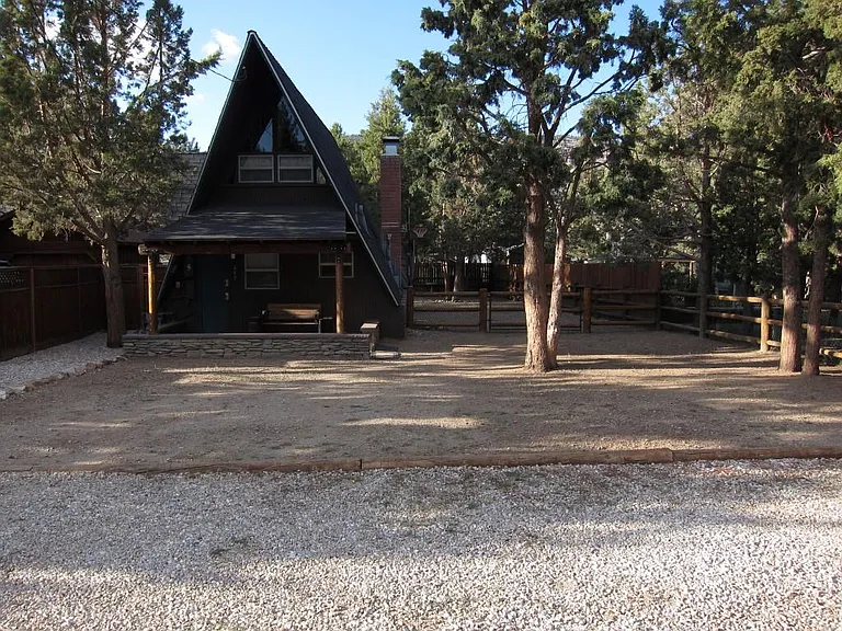 E Mountain View Blvd — Photo 21