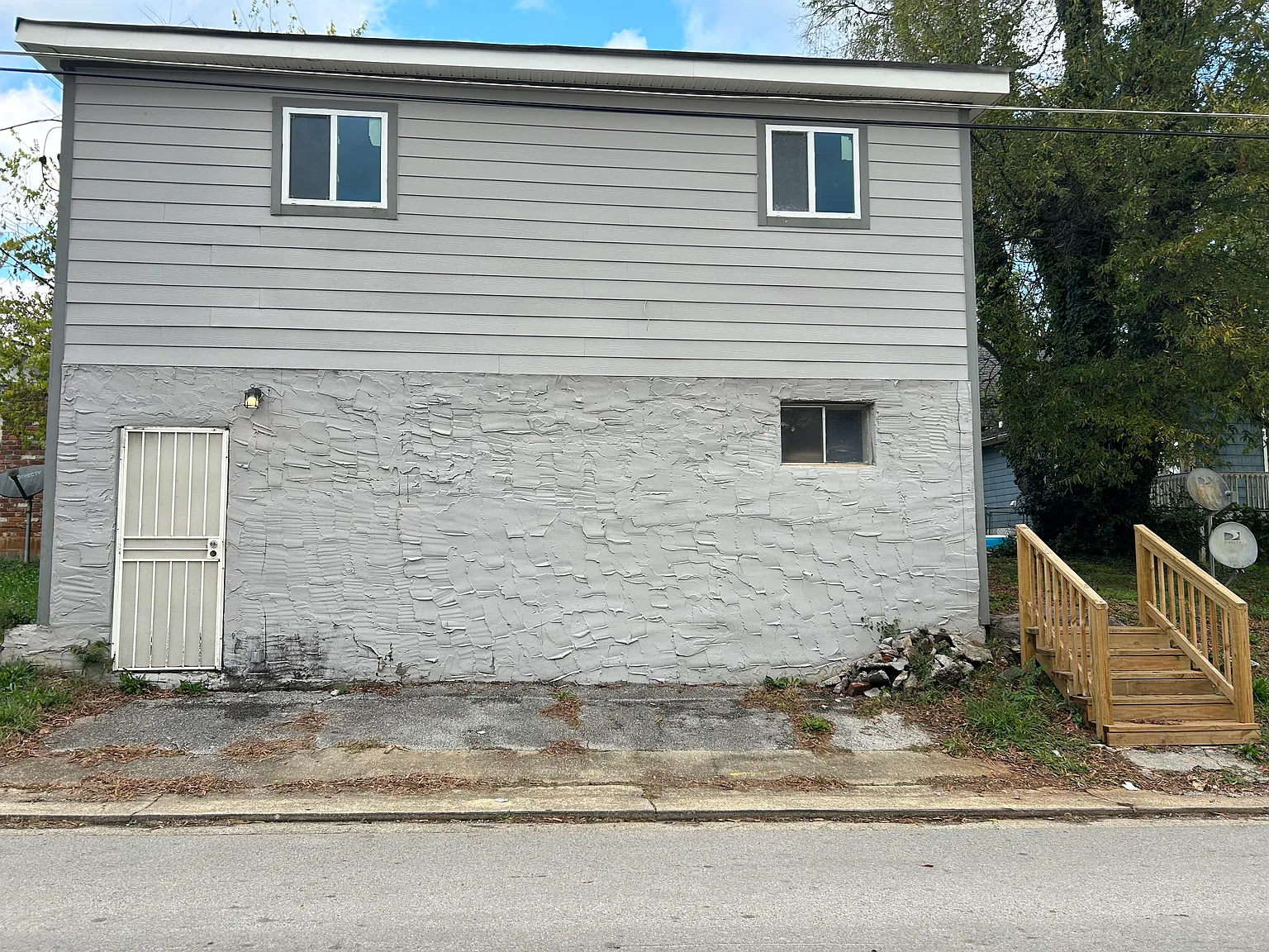 2 bed, 900 sqft, $1,200 — Photo 2
