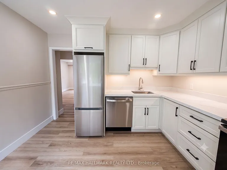 159 Richmond St #2 — Photo 8