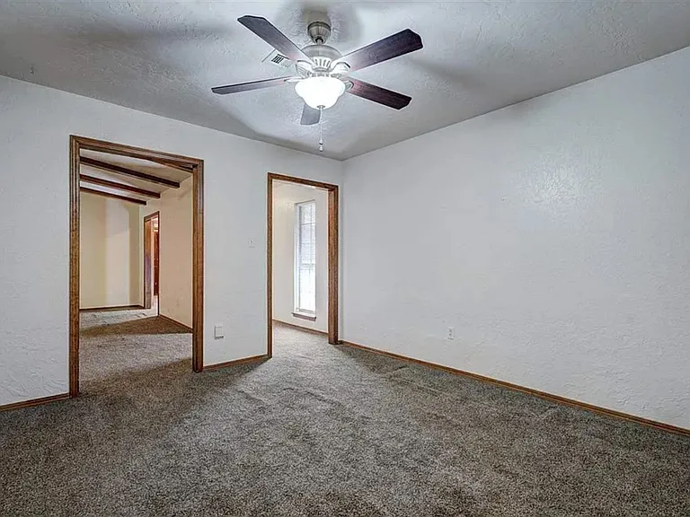406 Shady Lane Dr — Photo 9