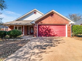 2705 Briarwood Dr, Paris, TX 75460