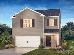 2082 10th St SE, Hickory, NC 28602