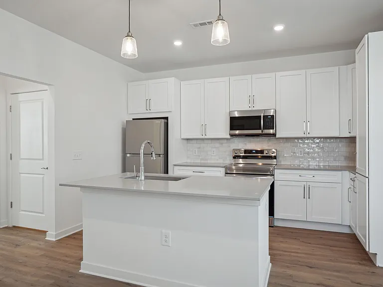 Hamlet Maybank - Homes & Townhomes for Rent — Photo 25