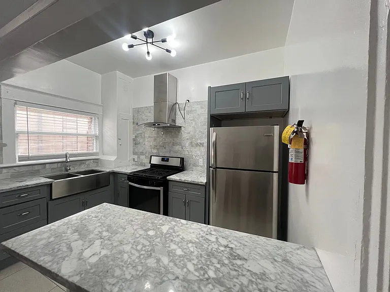 15 Paloma Ave — Photo 39