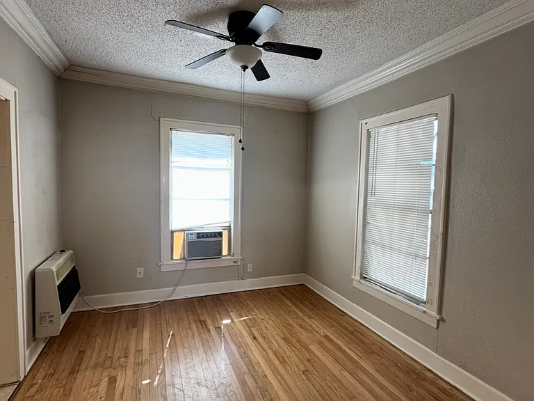 2406 W Lovers Ln — Photo 13