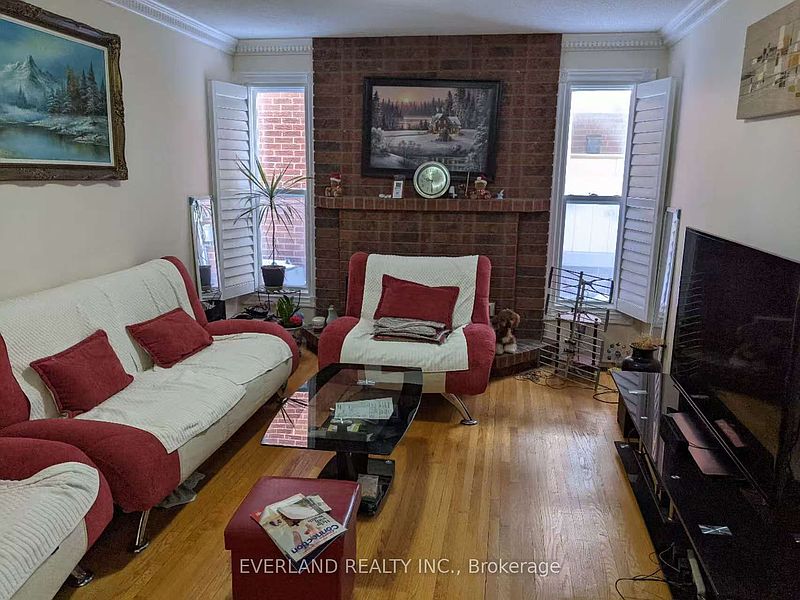 Toronto House for rent - 3 Bedrooms — photo 3