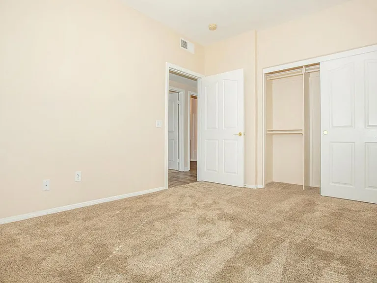 Plumtree Apartments — Photo 38