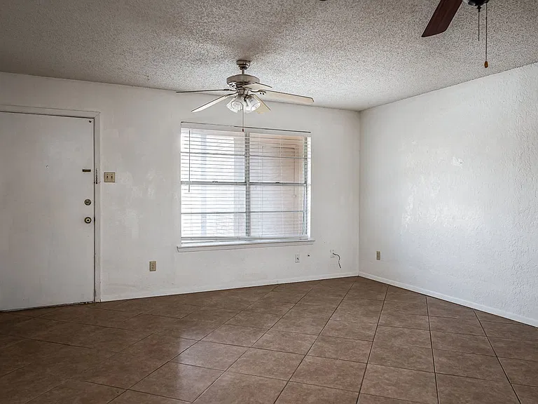 100 Shannon Cir — Photo 4