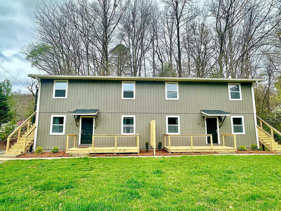 1 Moore Cir #4