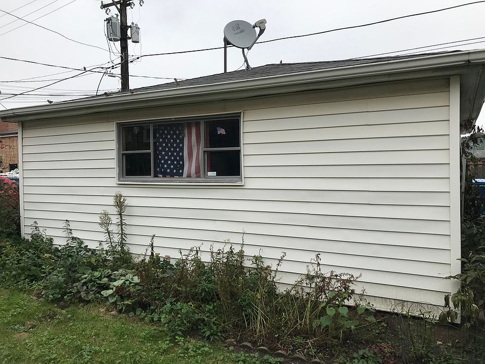 2nd image of 3621 N Artesian Ave