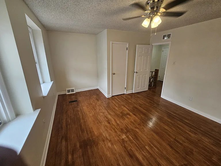 58 Suburban Ln — Photo 20