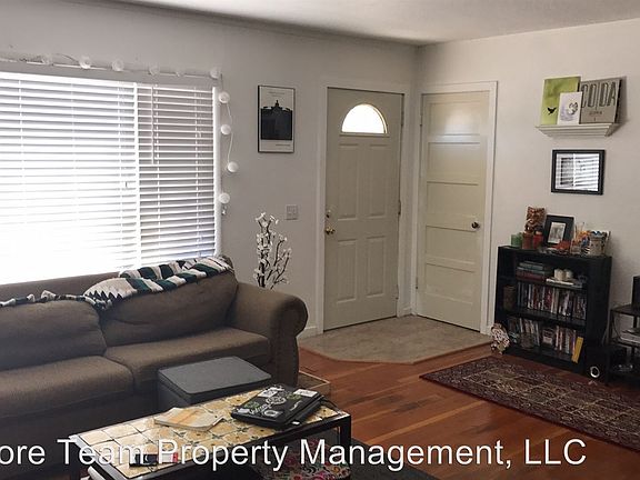 2nd image of 806 Symons St