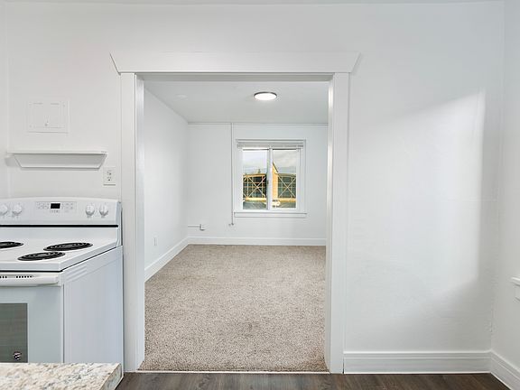 4th image of 3502 McKinley Ave #5