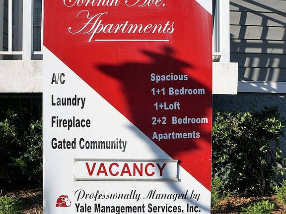 3rd image of 2475 Corinth Ave W #114