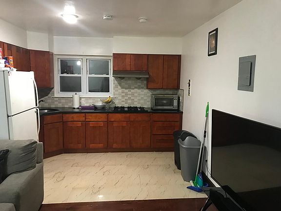 2nd image of 21912 43rd Ave