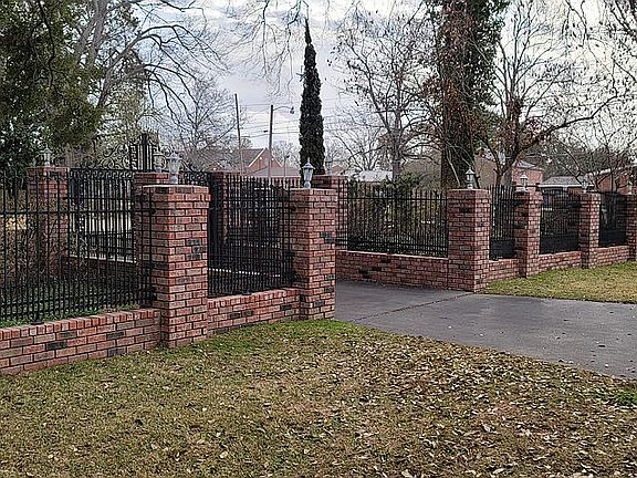 5th image of 3401 Forsythe Ave