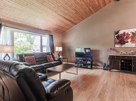 3rd image of 106 Glenwood Dr
