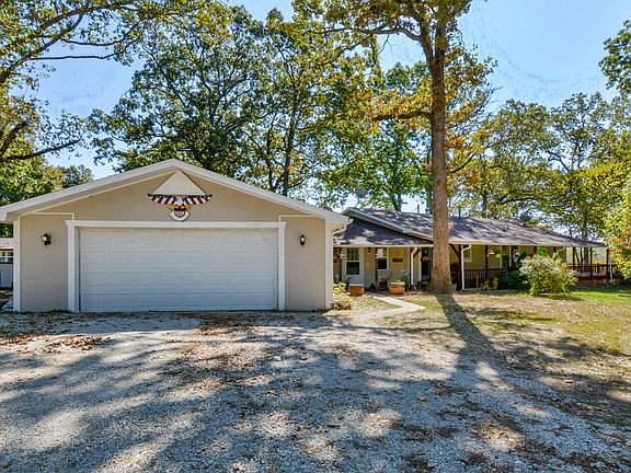 2nd image of 27152 Chain O Lakes Dr
