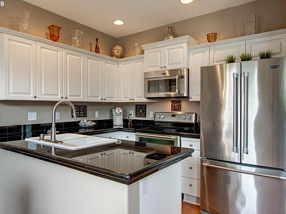 5th image of 3907 NE 89th Way