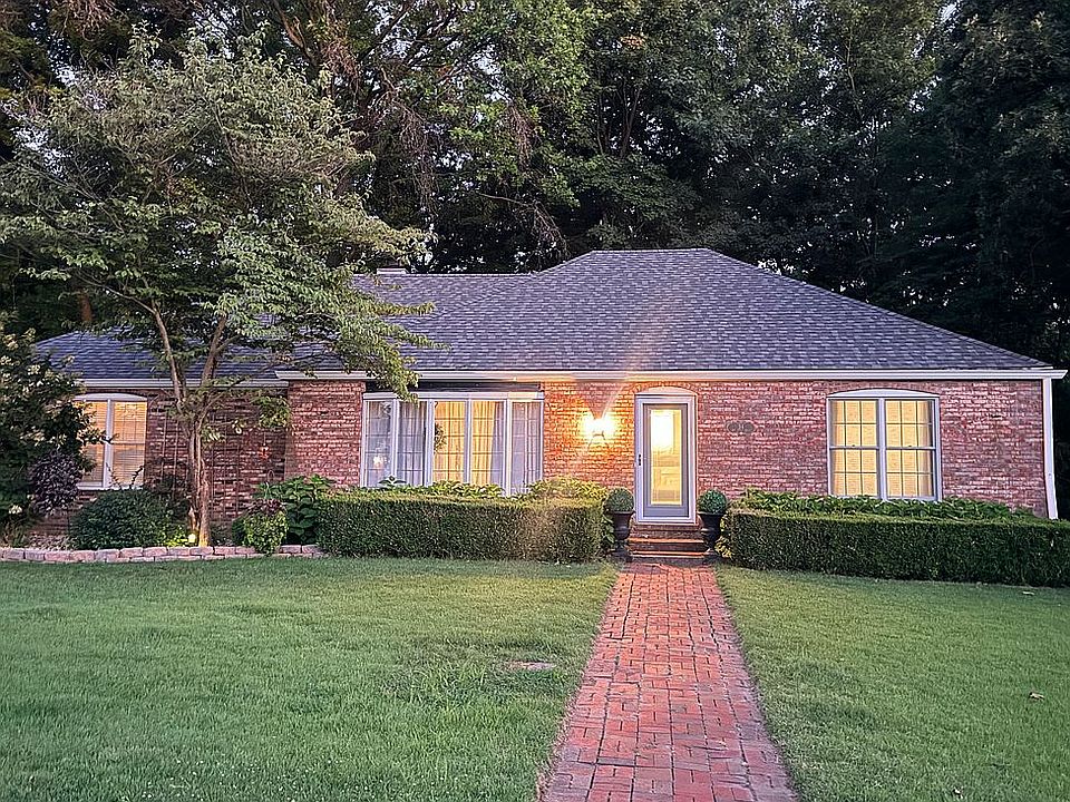 1st image of 34 Fox Trail Dr