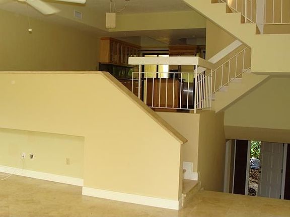 5th image of 2535 NE 135th St