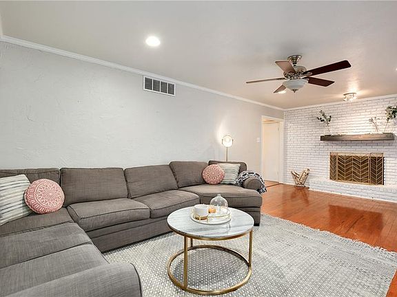4th image of 13427 Rolling Hills Ln