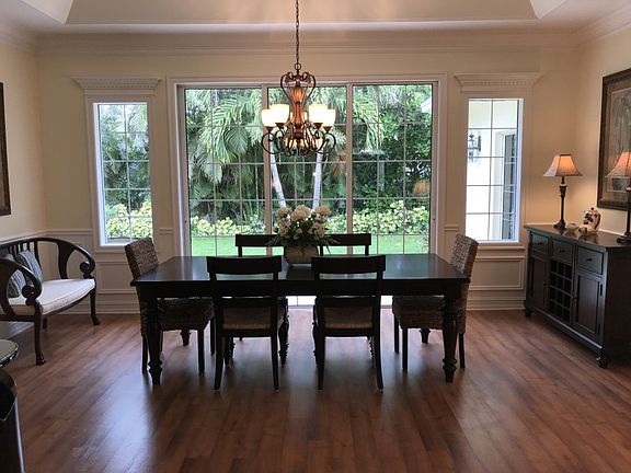5th image of 615 Iris Ln