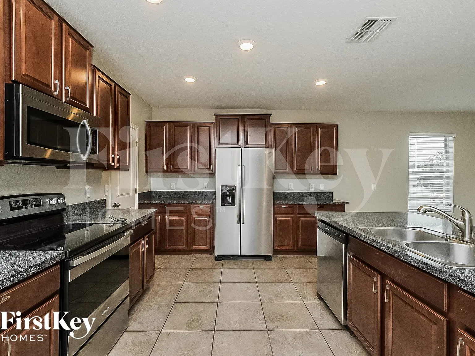 5 bed, 2.5 bath, 2973 sqft, $3,335 — Photo 4