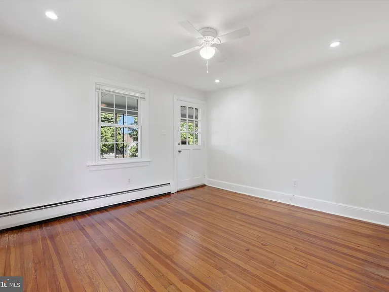 604 Grant Ave #1 — Photo 6