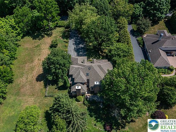 2nd image of 358 Chalet Dr