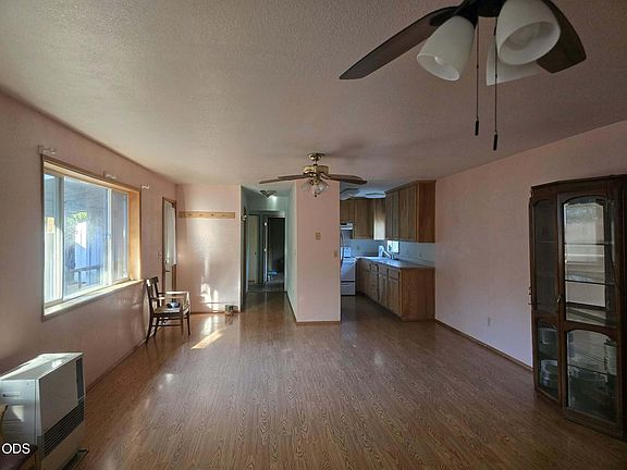 3rd image of 23779 Redwood Hwy
