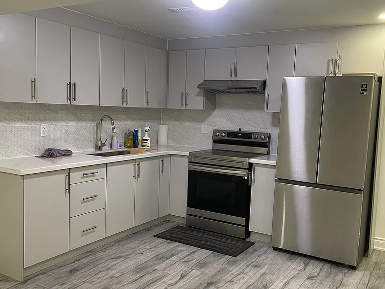 30 Roulette Cres — Photo 2