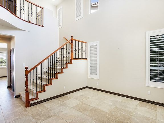 2nd image of 15 Paseo Canos