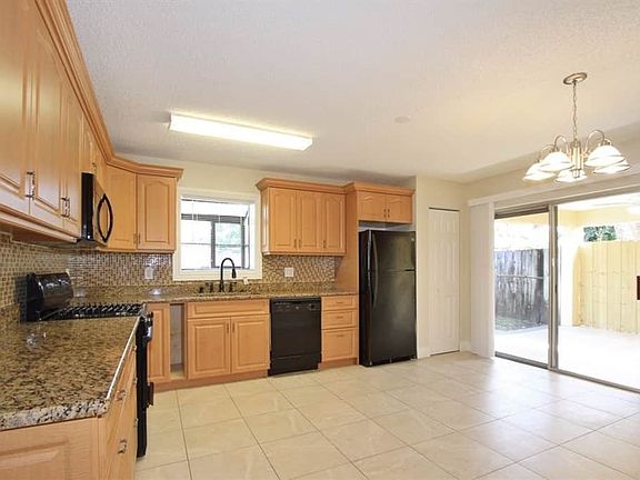 5th image of 6129 Blue Grass Cir