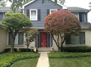 1926 Greenview Rd, Northbrook, IL 60062