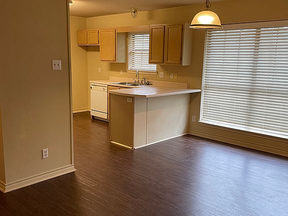 5th image of 2511 Westminster Dr