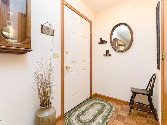 2nd image of 5858 Manorwood Dr