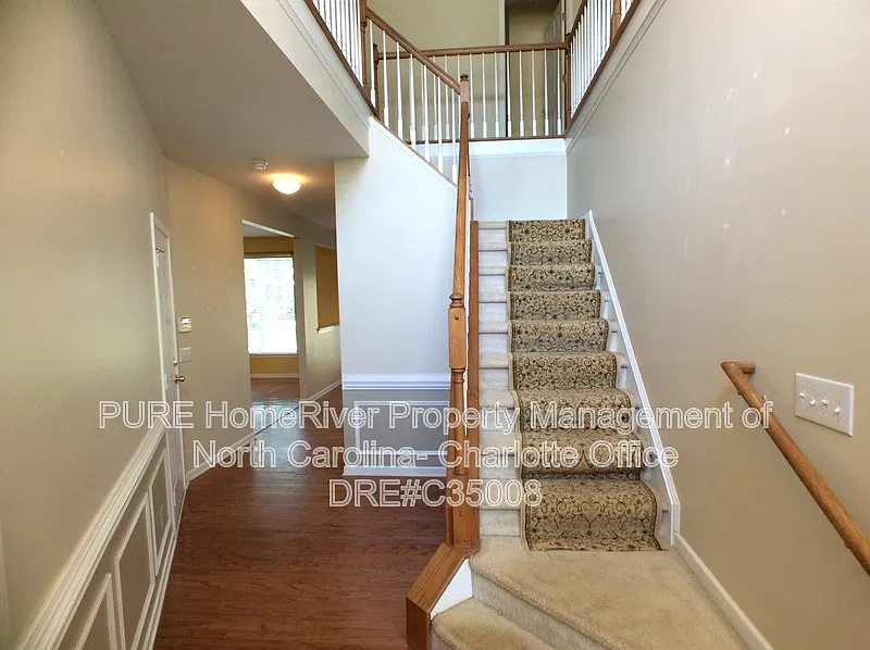 5 bed, 3.0 bath, 2600 sqft, $2,595 — Photo 3