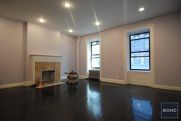 Rented by Bond New York | media 13