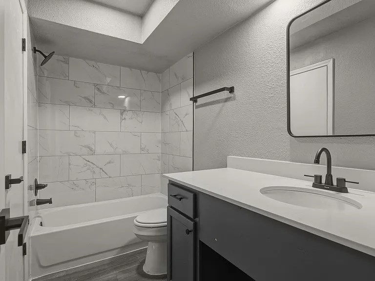 Timberwood Apartments — Photo 5